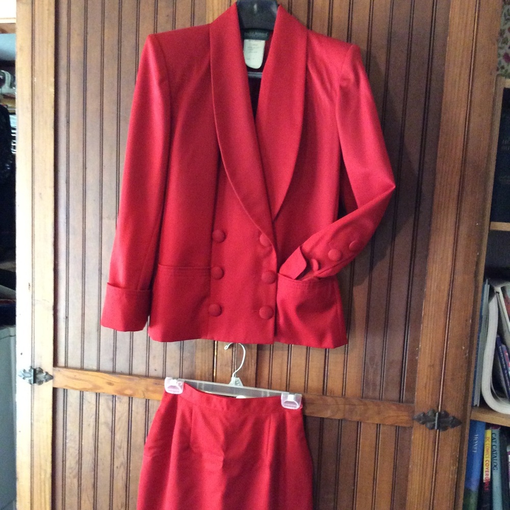 1940s gorgeous red suit With fabulous buttons